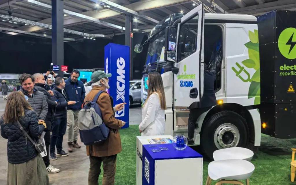 ¡Travesía del Pacífico! El camión tractor eléctrico XCMG se presenta en la feria de Chile