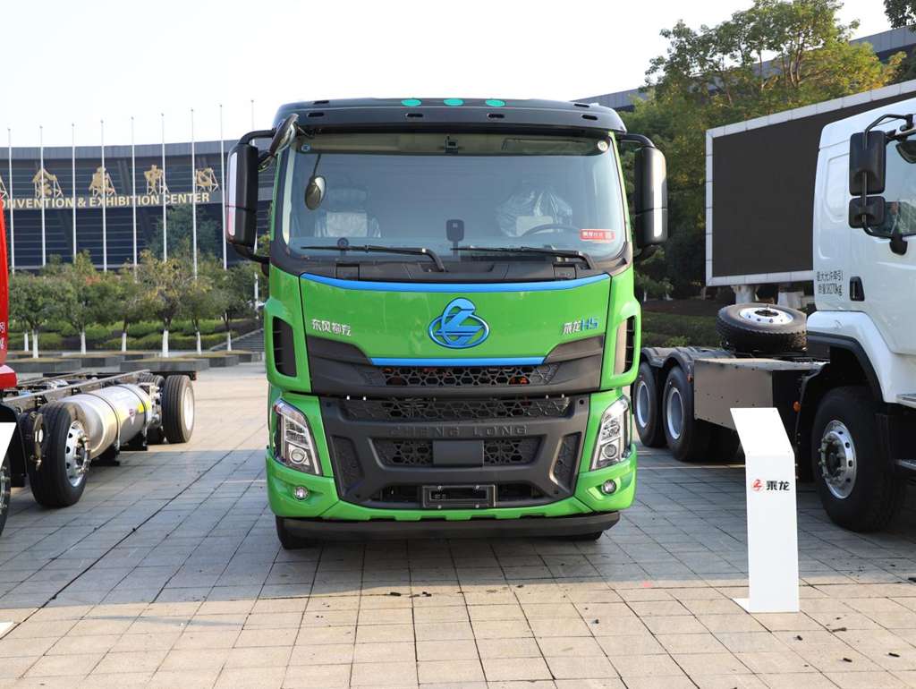 ¡Para transporte en puertos, minas y centrales eléctricas, elígelo! El tractor eléctrico Dongfeng Liuzhou Motor Chenglong H5 define la eficiencia con su capacidad