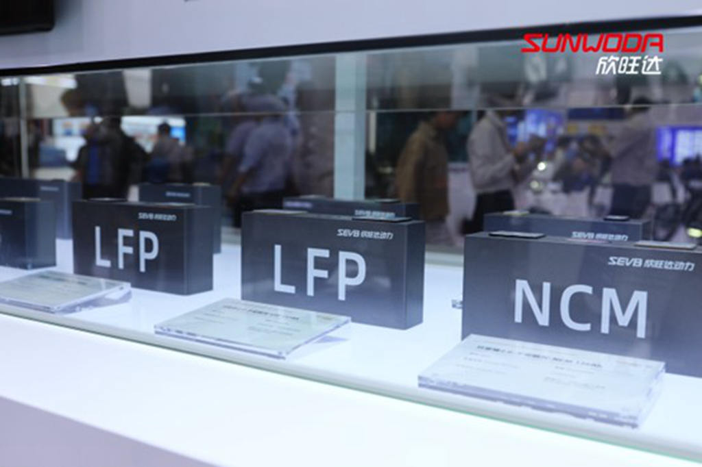 SUNWODA debuta en la mayor estación de ultra carga de megavatios del mundo: 15 minutos de recarga rompen la "ansiedad por la autonomía"