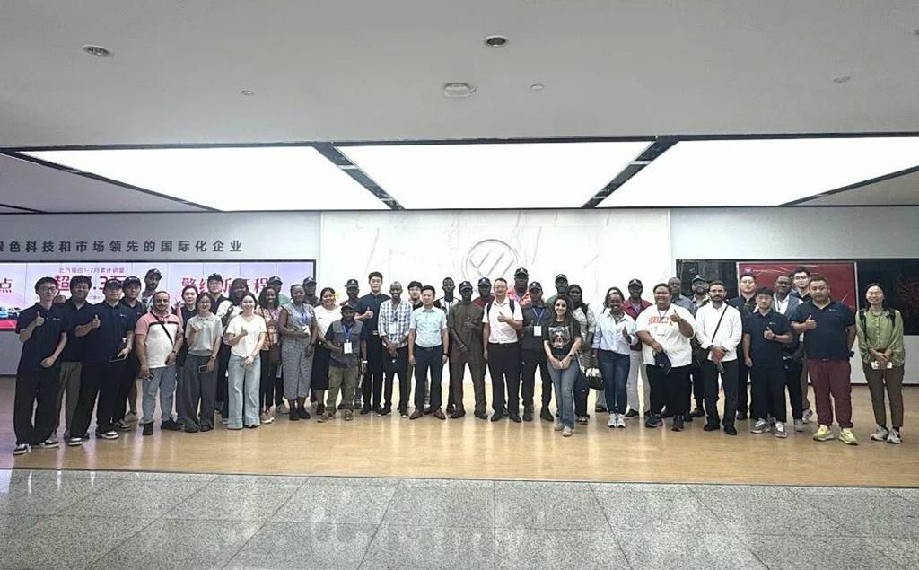 La delegación del Programa de Capacitación de la UA visita nuevamente a BAIC FOTON para trazar un nuevo capítulo de cooperación China-África