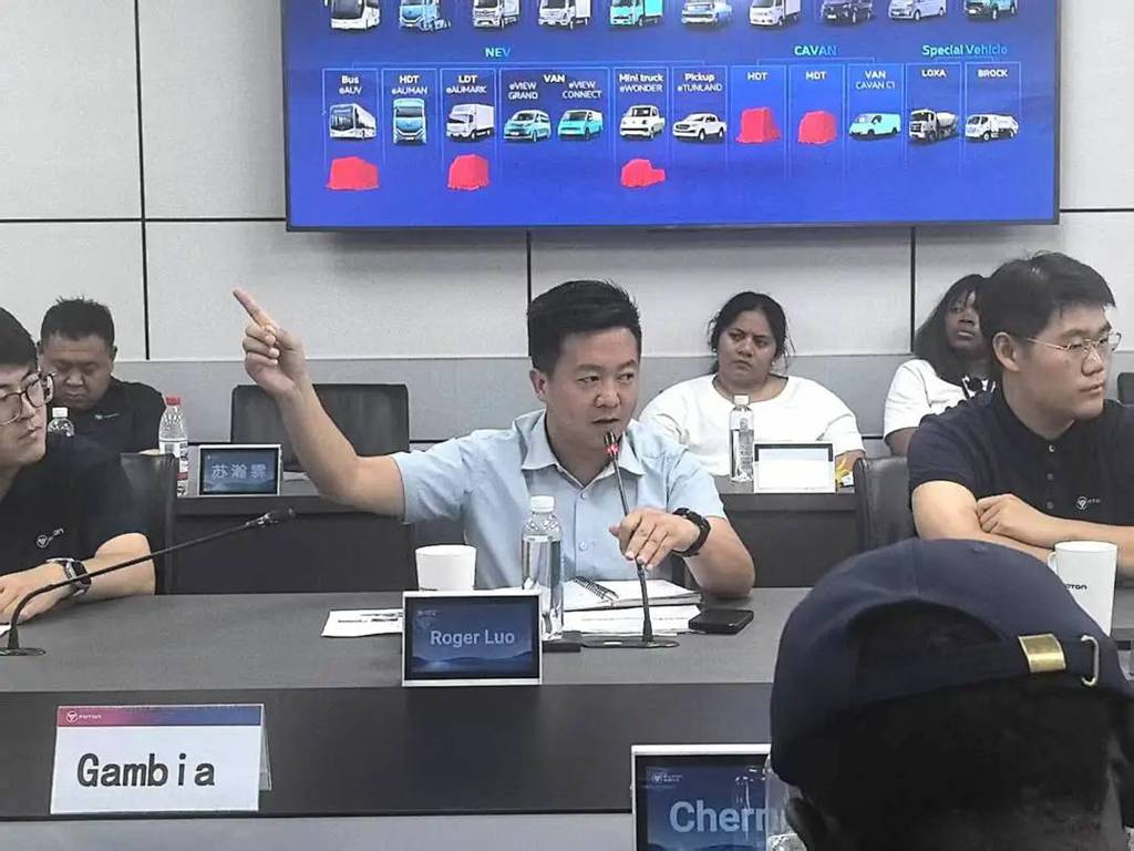 La delegación del Programa de Capacitación de la UA visita nuevamente a BAIC FOTON para trazar un nuevo capítulo de cooperación China-África