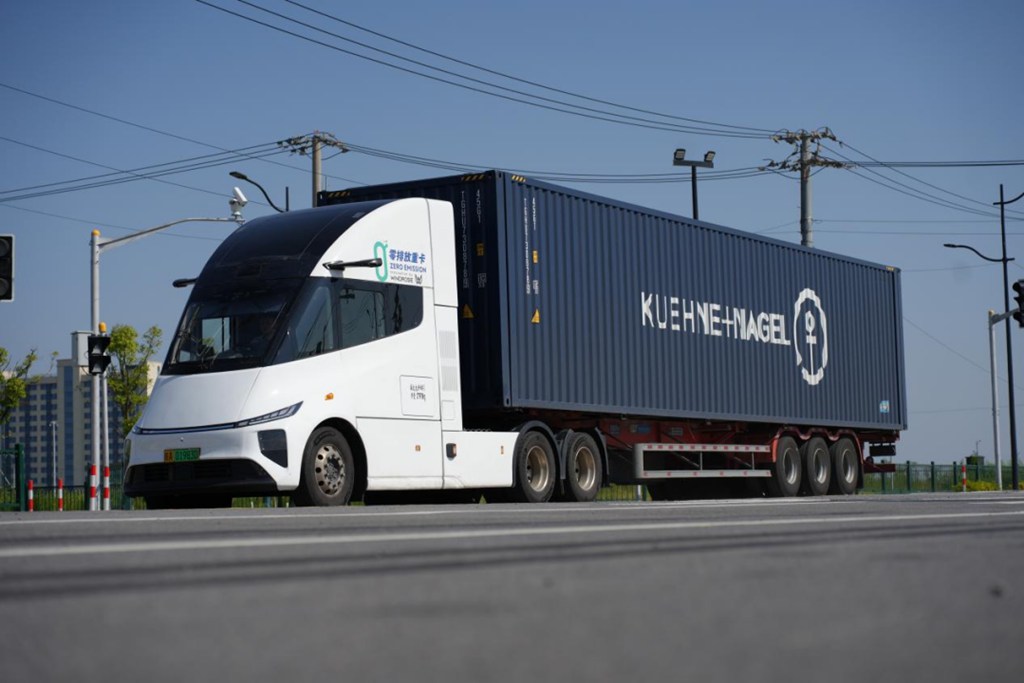 ​​¡Ruta Shanghai-Tianjin de 1.000+ km con solo una recarga! El camión eléctrico Windrose ayuda a Kuehne+Nagel a lograr un transporte con cero emisiones​​