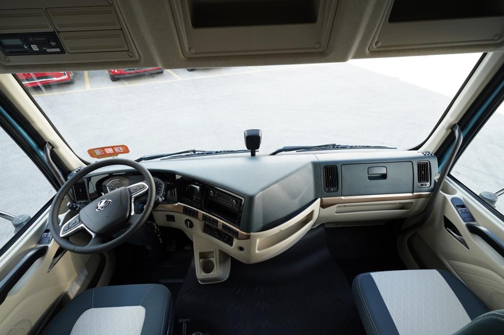 ¡Más carga, más rápido y además ahorrando! El tractor eléctrico Chenglong H5 Versión Ultraligera de Dongfeng Liuzhou Motor ayuda a los camioneros a ganar más