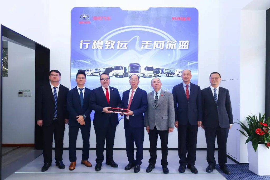 ¡450 unidades! Los autobuses eléctricos HIGER FENCER f1 parten hacia América del Sur