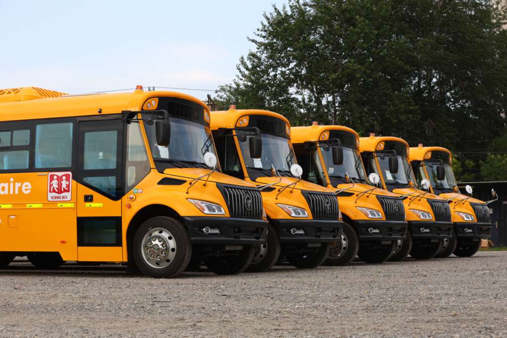 BAIC FOTON impulsa el desarrollo social en la República Democrática del Congo: Primera entrega oficial de autobuses escolares y urbanos personalizados
