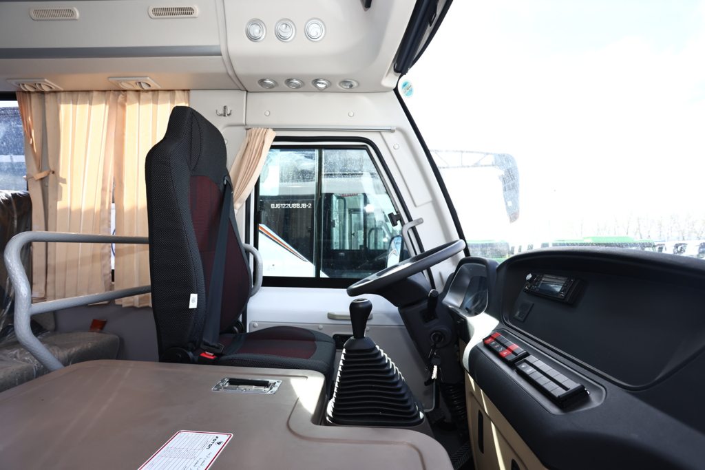 ​​BAIC FOTON entrega 100 autobuses escolares personalizados a un gran cliente en Oriente Medio, apoyando la estrategia de localización del transporte educativo​​