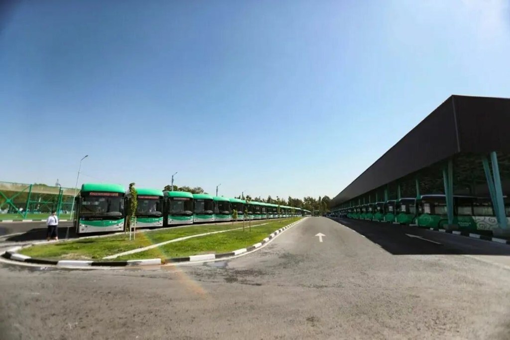 ¡El Presidente asistió personalmente! Los autobuses ANKAI brillan en Biskek, capital de Kirguistán