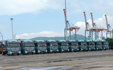 ​​BAIC FOTON impulsa la modernización ecológica del puerto de Asia Meridional: primera flota de camiones eléctricos entra en operación​​