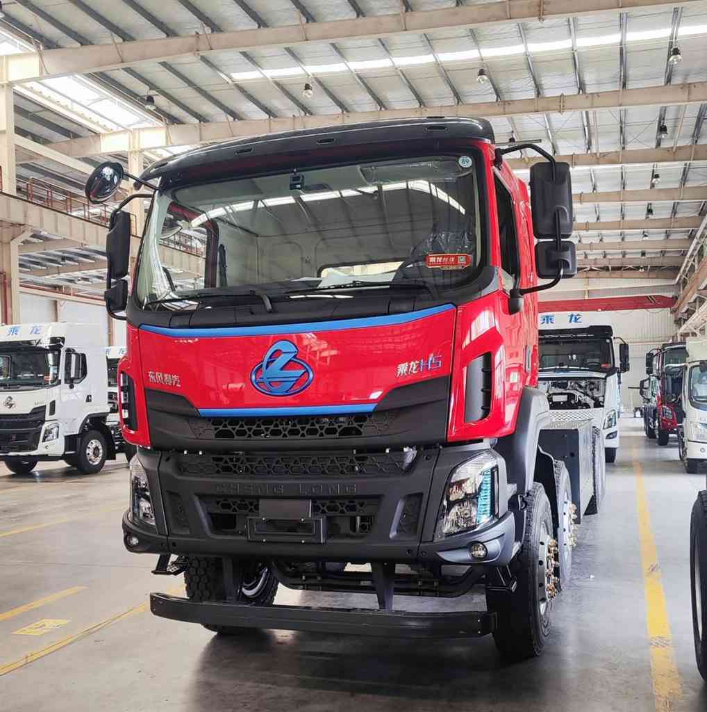 ¡Dualidad de potencia y carga! Chenglong H5 8X4 eléctrico redefine los estándares de transporte urbano