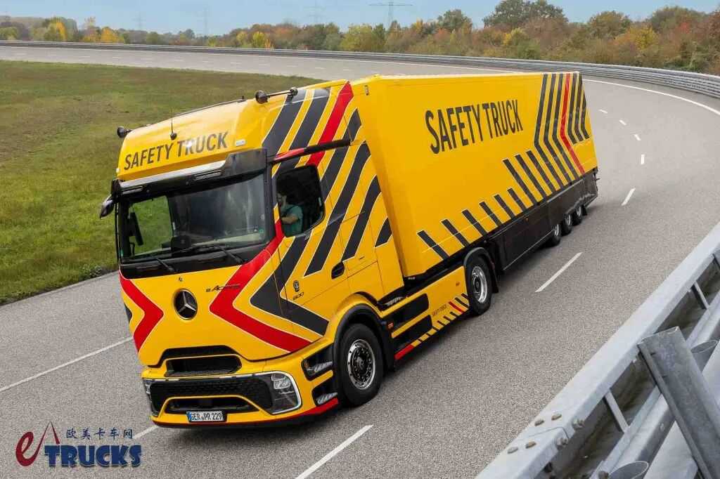 ¿Revolución en la seguridad de los camiones en la era eléctrica? Mercedes-Benz presenta el eActros 600 Safety Truck (Camión de Seguridad)​