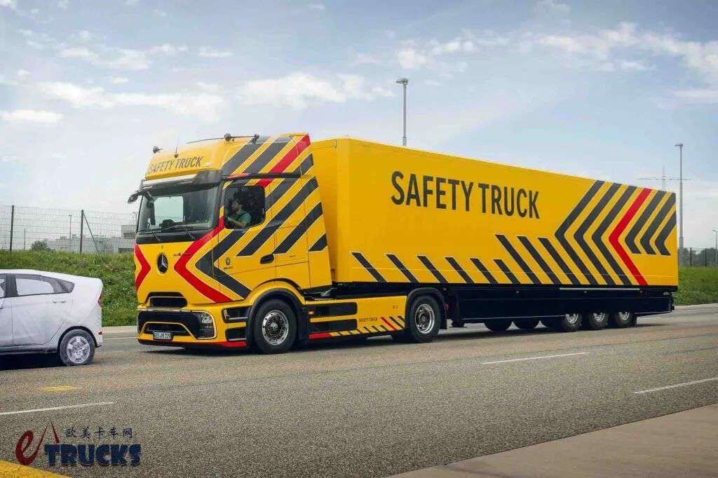 ¿Revolución en la seguridad de los camiones en la era eléctrica? Mercedes-Benz presenta el eActros 600 Safety Truck (Camión de Seguridad)​