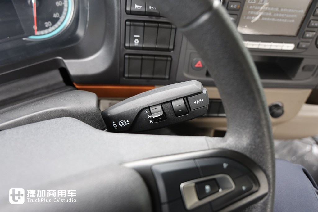El nuevo camión pesado eléctrico H6000E de Shaanxi Auto: una cabina con suelo plano y un diseño exclusivo, presentado en imágenes reales.