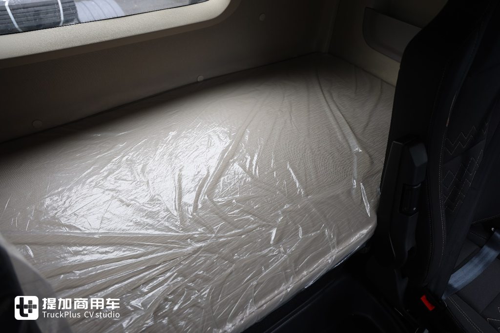 El nuevo camión pesado eléctrico H6000E de Shaanxi Auto: una cabina con suelo plano y un diseño exclusivo, presentado en imágenes reales.