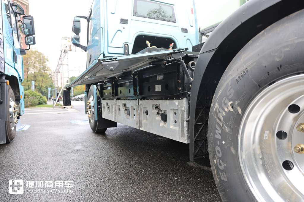 El nuevo camión pesado eléctrico H6000E de Shaanxi Auto: una cabina con suelo plano y un diseño exclusivo, presentado en imágenes reales.