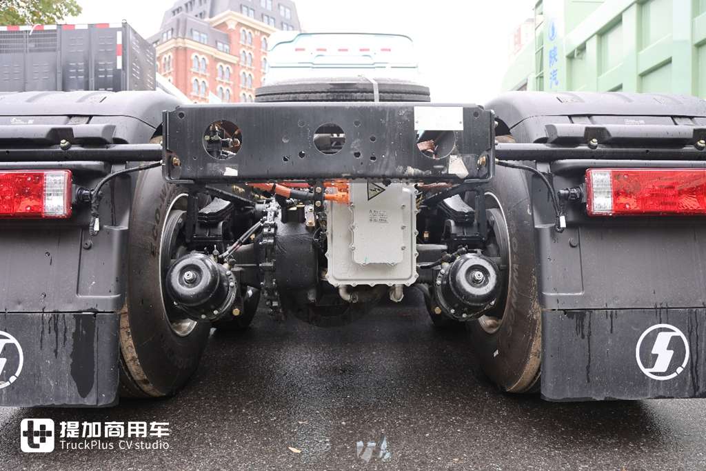 El nuevo camión pesado eléctrico H6000E de Shaanxi Auto: una cabina con suelo plano y un diseño exclusivo, presentado en imágenes reales.