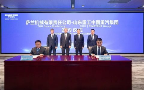 王志坚庆祝了与布拉克巴耶夫、卡拉干达州州长和市长的团聚。