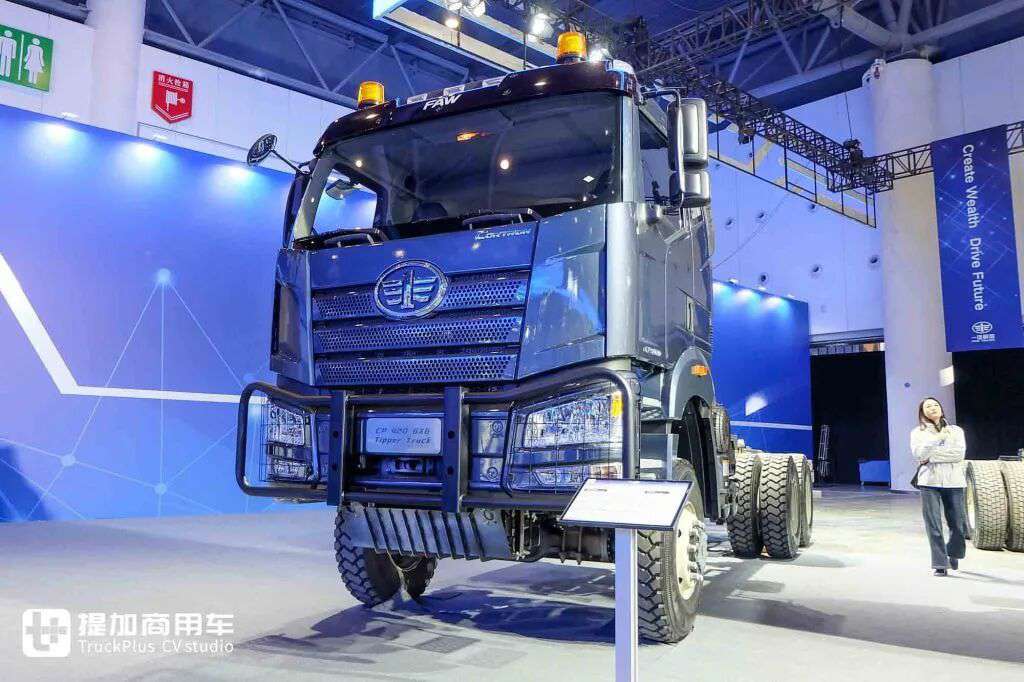 ¡Los tractores de trenes ferroviarios y los vehículos de ingeniería con tracción total llaman la atención! CORTRON, marca extranjera de Jiefang, llega con fotos reales que te muestran sus modelos más destacados.