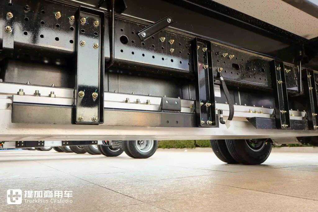 Cargador oficial, amplia gama de baterías y opciones de accionamiento eléctrico! Imágenes reales del camión frigorífico eléctrico Weichai Blue Engine X7