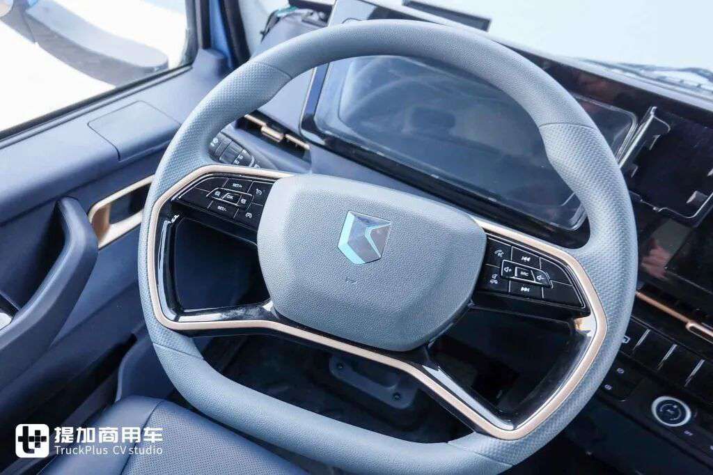 Cargador oficial, amplia gama de baterías y opciones de accionamiento eléctrico! Imágenes reales del camión frigorífico eléctrico Weichai Blue Engine X7