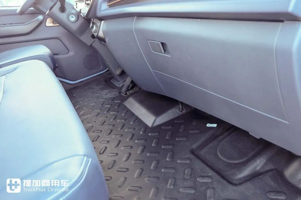 Cargador oficial, amplia gama de baterías y opciones de accionamiento eléctrico! Imágenes reales del camión frigorífico eléctrico Weichai Blue Engine X7