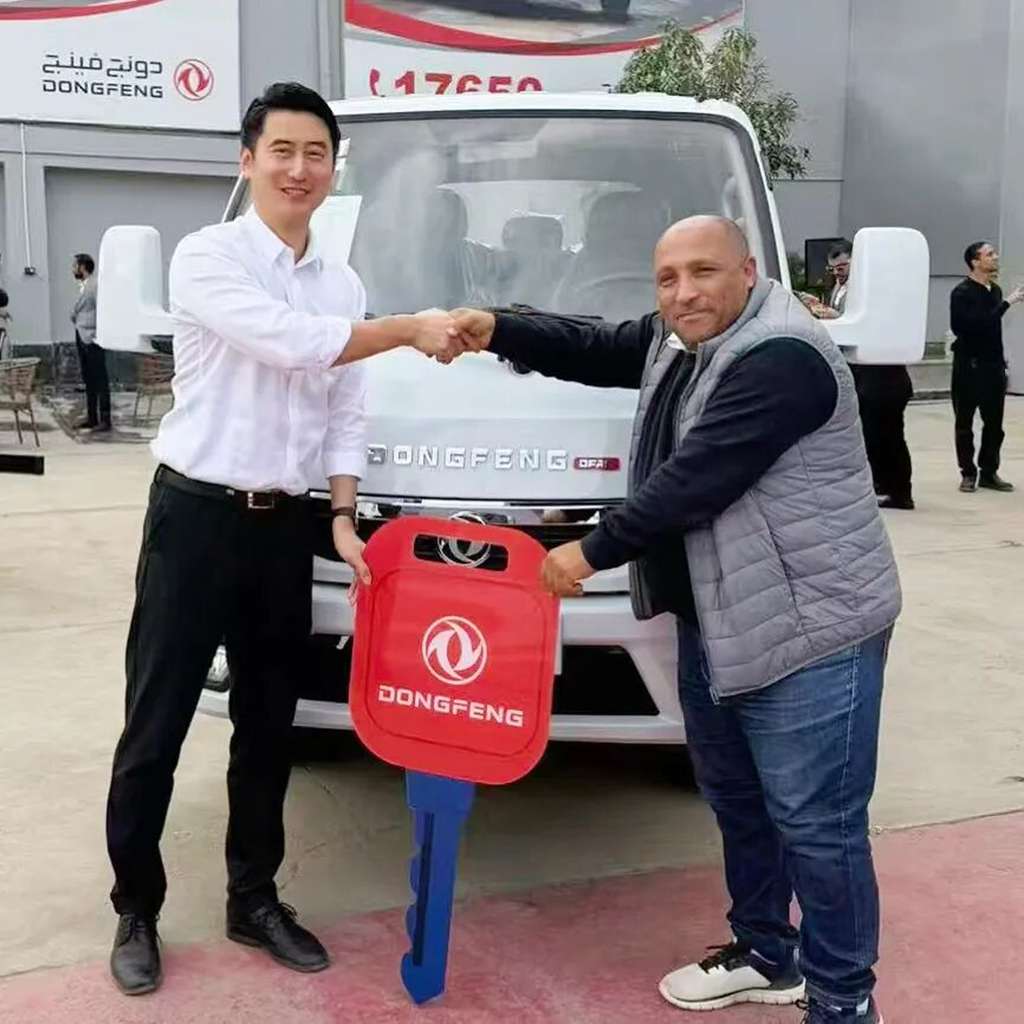 La tienda insignia de Dongfeng para vehículos comerciales ligeros en Egipto abre sus puertas, marcando un nuevo capítulo en su expansión internacional.