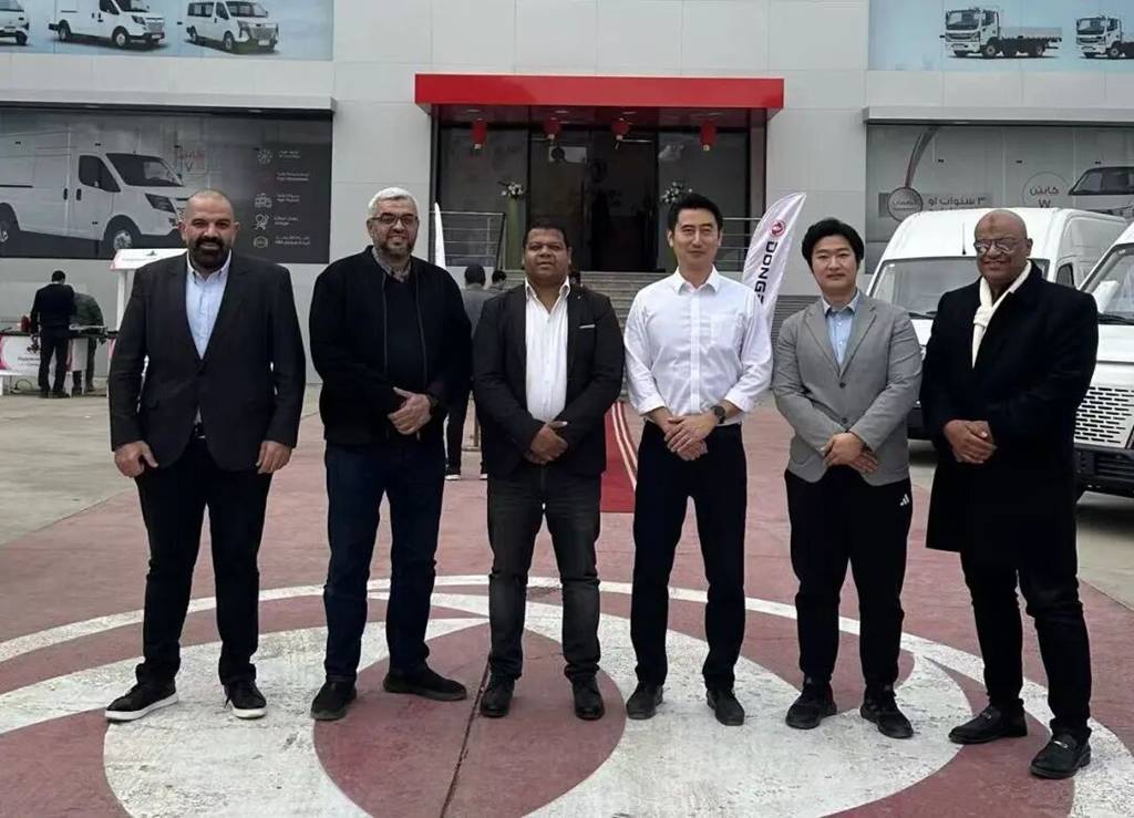 La tienda insignia de Dongfeng para vehículos comerciales ligeros en Egipto abre sus puertas, marcando un nuevo capítulo en su expansión internacional.