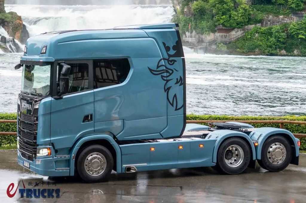 La cabina LongLine de Scania ha sido completamente renovada; ¿acaso llega el nuevo camión insignia de Mann? Descubra con anticipación los nuevos modelos de Oka presentados en el Salón del Automóvil de Hannover.