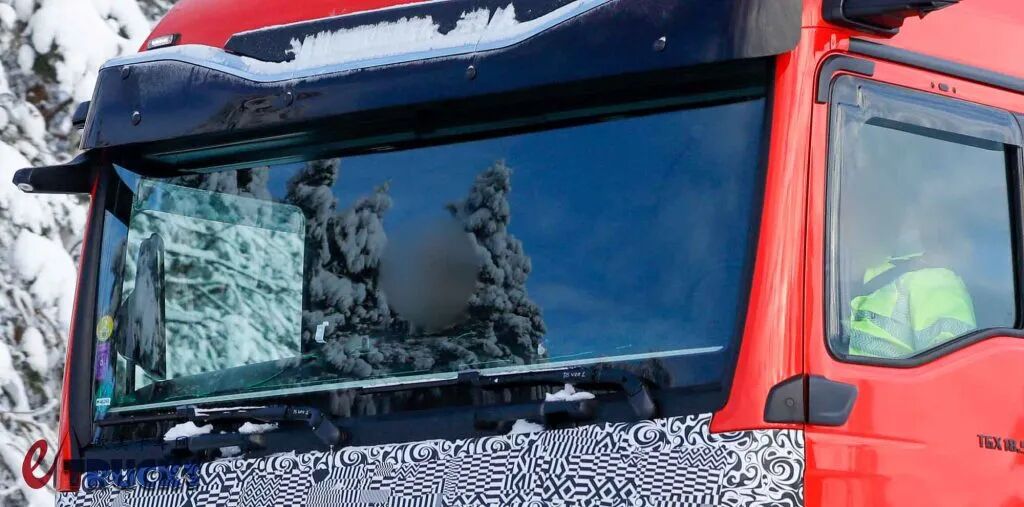La cabina LongLine de Scania ha sido completamente renovada; ¿acaso llega el nuevo camión insignia de Mann? Descubra con anticipación los nuevos modelos de Oka presentados en el Salón del Automóvil de Hannover.