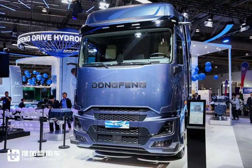 三辆车,三辆车,一辆车,一个平台:东风在汉诺威展示了完整的商用车。