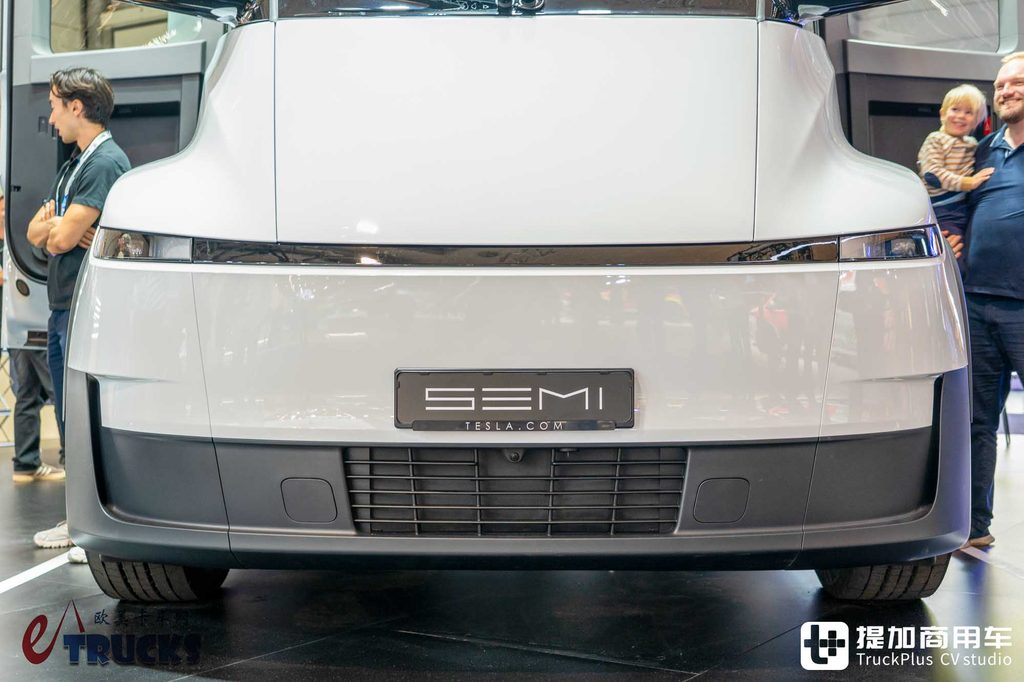 IAA 2026: ¿el camión eléctrico más avanzado del mundo? En realidad, lleno de compromisos — análisis a fondo del Tesla Semi