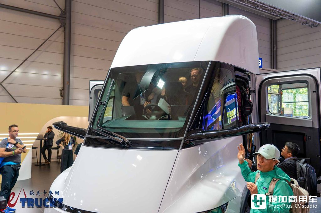 IAA 2026: ¿el camión eléctrico más avanzado del mundo? En realidad, lleno de compromisos — análisis a fondo del Tesla Semi