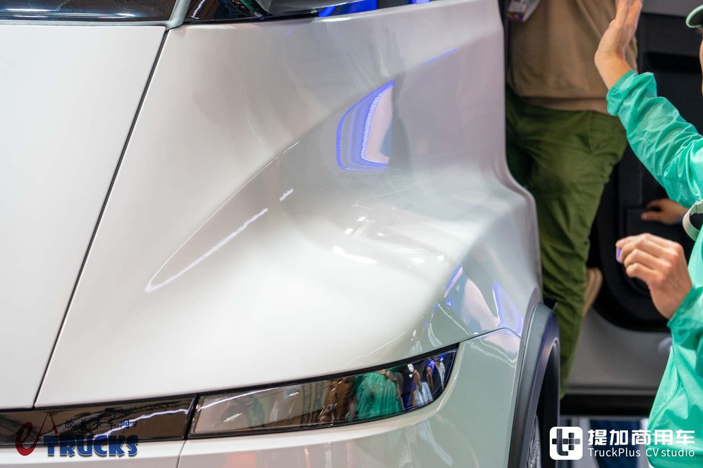 IAA 2026: ¿el camión eléctrico más avanzado del mundo? En realidad, lleno de compromisos — análisis a fondo del Tesla Semi
