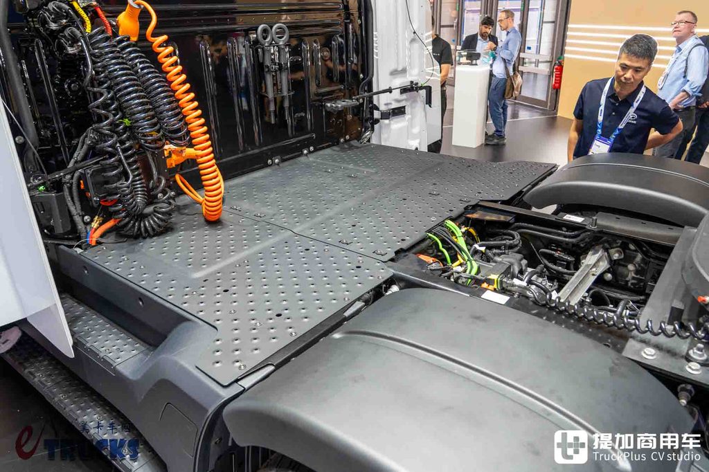 IAA 2026: ¿el camión eléctrico más avanzado del mundo? En realidad, lleno de compromisos — análisis a fondo del Tesla Semi