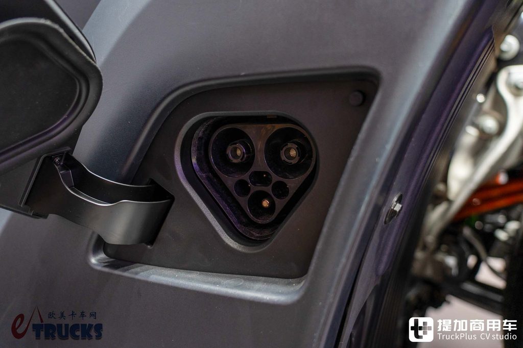 IAA 2026: ¿el camión eléctrico más avanzado del mundo? En realidad, lleno de compromisos — análisis a fondo del Tesla Semi
