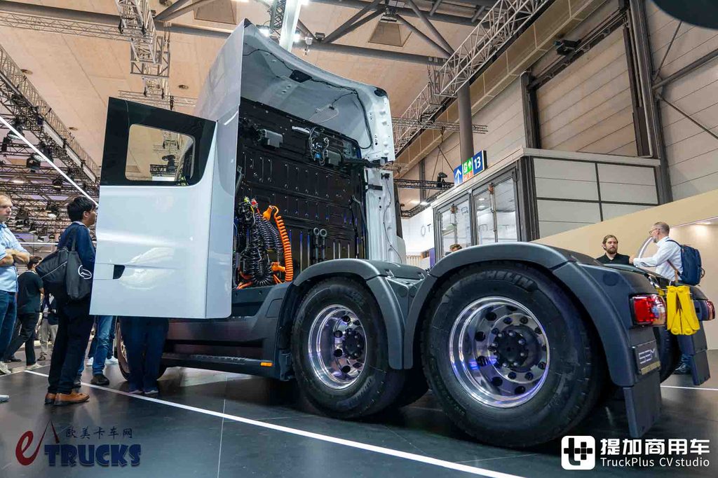 IAA 2026: ¿el camión eléctrico más avanzado del mundo? En realidad, lleno de compromisos — análisis a fondo del Tesla Semi