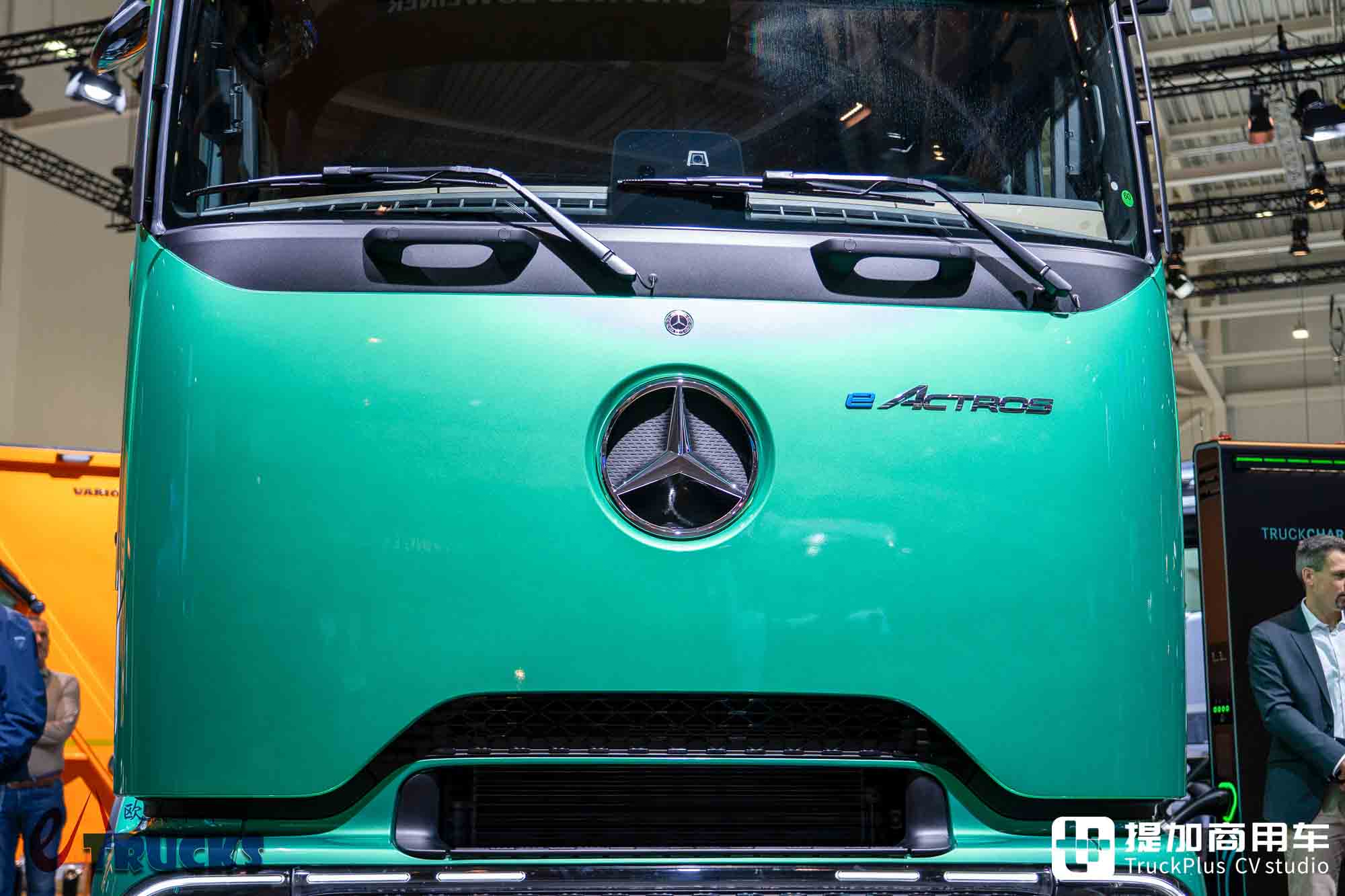IAA 2026: ¿un camión eléctrico de larga distancia también puede jugar a la quinta rueda baja? Análisis a fondo del tractor Mercedes-Benz eActros Lowliner