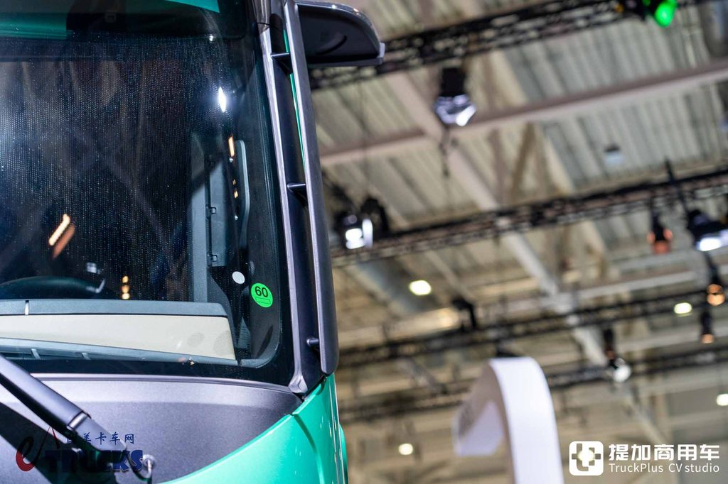IAA 2026: ¿un camión eléctrico de larga distancia también puede jugar a la quinta rueda baja? Análisis a fondo del tractor Mercedes-Benz eActros Lowliner