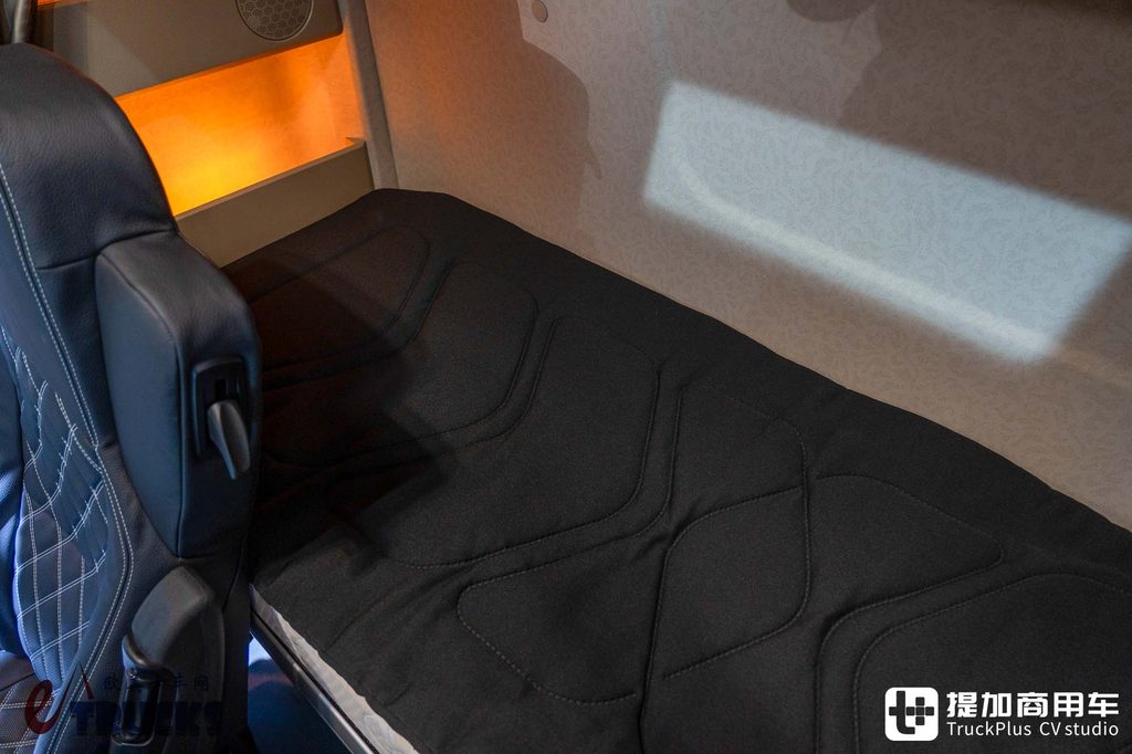 IAA 2026: ¿un camión eléctrico de larga distancia también puede jugar a la quinta rueda baja? Análisis a fondo del tractor Mercedes-Benz eActros Lowliner