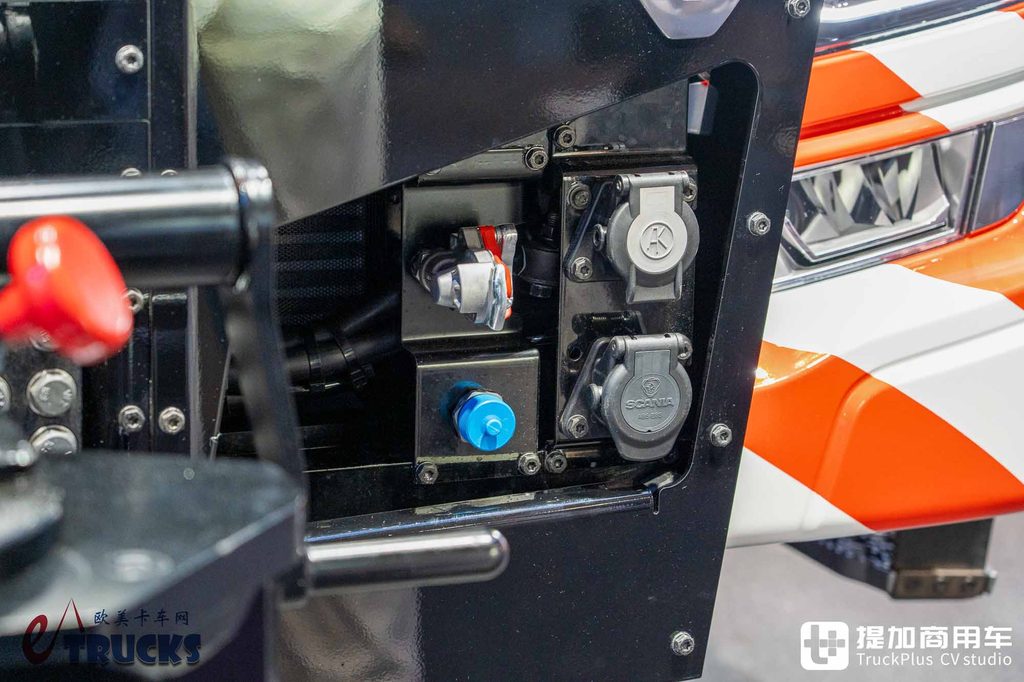 IAA 2026: ¡llegó el rey de las mil toneladas de Scania! Tracción 8x6 con V8 de 770 CV — análisis a fondo del tractor 770 S para transporte de grandes cargas