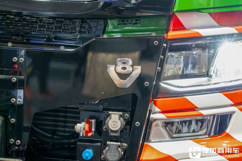 IAA 2026: ¡llegó el rey de las mil toneladas de Scania! Tracción 8x6 con V8 de 770 CV — análisis a fondo del tractor 770 S para transporte de grandes cargas