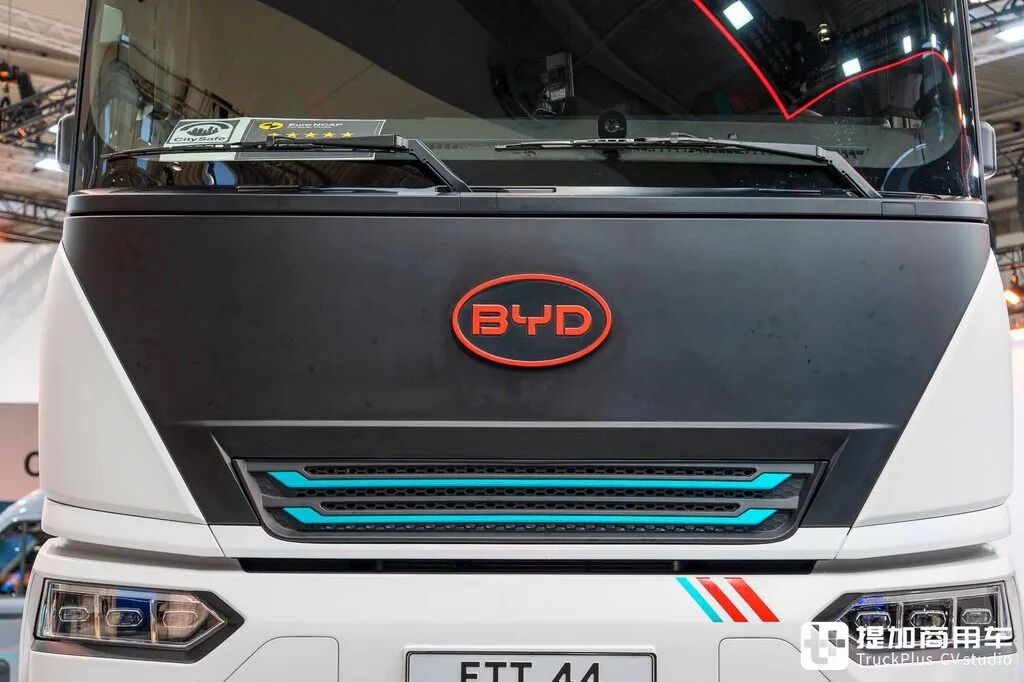 IAA 2026: ¡tracción eléctrica de 1.000 CV + carga de megavatios, y cinco estrellas de seguridad! Análisis completo del tractor eléctrico puro BYD ETT 44