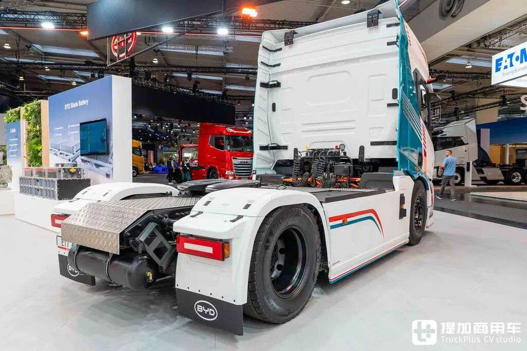 IAA 2026: ¡tracción eléctrica de 1.000 CV + carga de megavatios, y cinco estrellas de seguridad! Análisis completo del tractor eléctrico puro BYD ETT 44