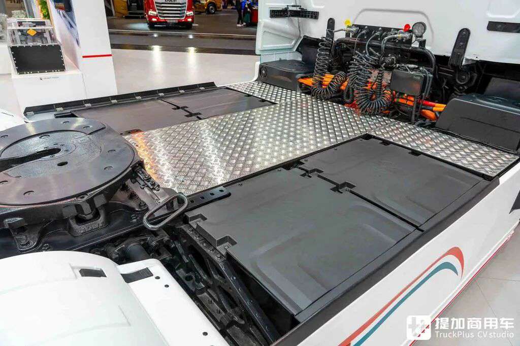 IAA 2026: ¡tracción eléctrica de 1.000 CV + carga de megavatios, y cinco estrellas de seguridad! Análisis completo del tractor eléctrico puro BYD ETT 44