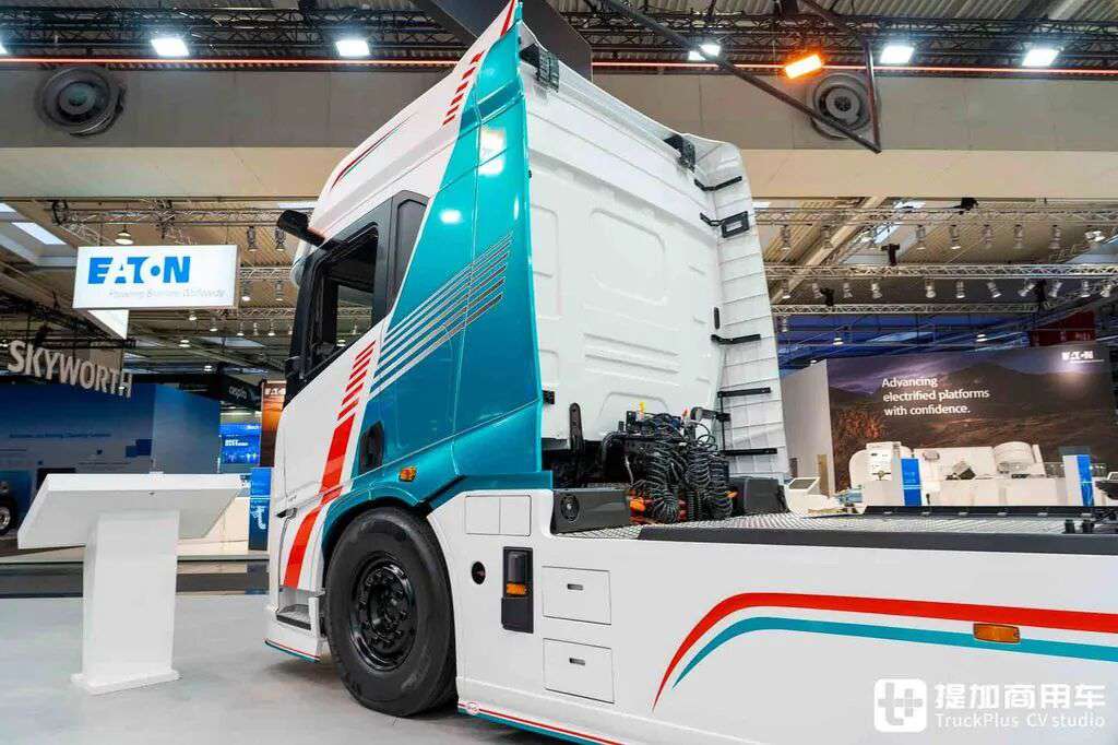 IAA 2026: ¡tracción eléctrica de 1.000 CV + carga de megavatios, y cinco estrellas de seguridad! Análisis completo del tractor eléctrico puro BYD ETT 44