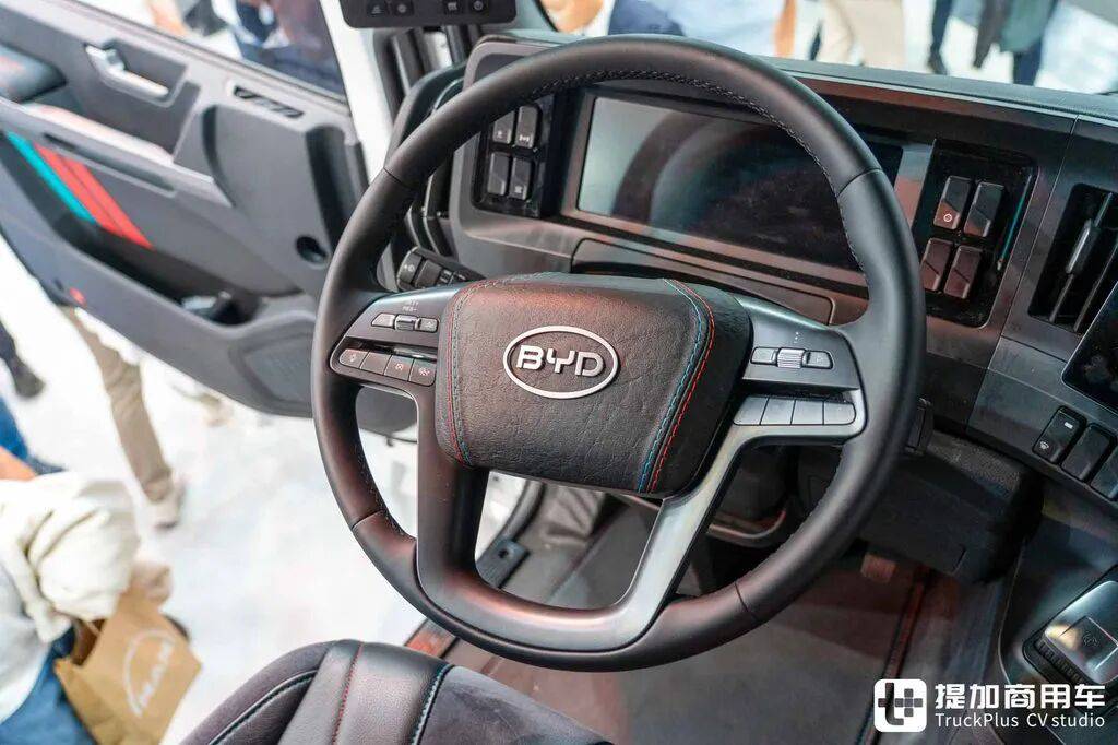 IAA 2026: ¡tracción eléctrica de 1.000 CV + carga de megavatios, y cinco estrellas de seguridad! Análisis completo del tractor eléctrico puro BYD ETT 44