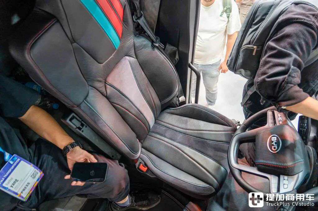 IAA 2026: ¡tracción eléctrica de 1.000 CV + carga de megavatios, y cinco estrellas de seguridad! Análisis completo del tractor eléctrico puro BYD ETT 44