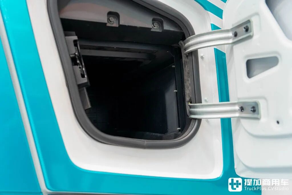 IAA 2026: ¡tracción eléctrica de 1.000 CV + carga de megavatios, y cinco estrellas de seguridad! Análisis completo del tractor eléctrico puro BYD ETT 44