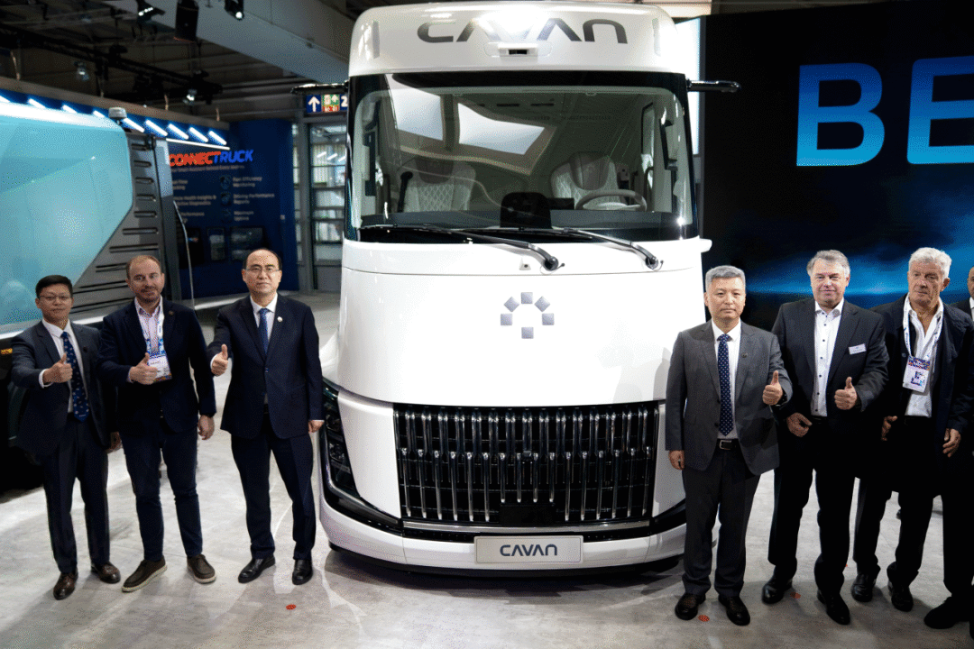 FOTON presenta toda su gama en Hannover y define un nuevo paradigma para la expansión global de la cadena de valor de los vehículos comerciales chinos