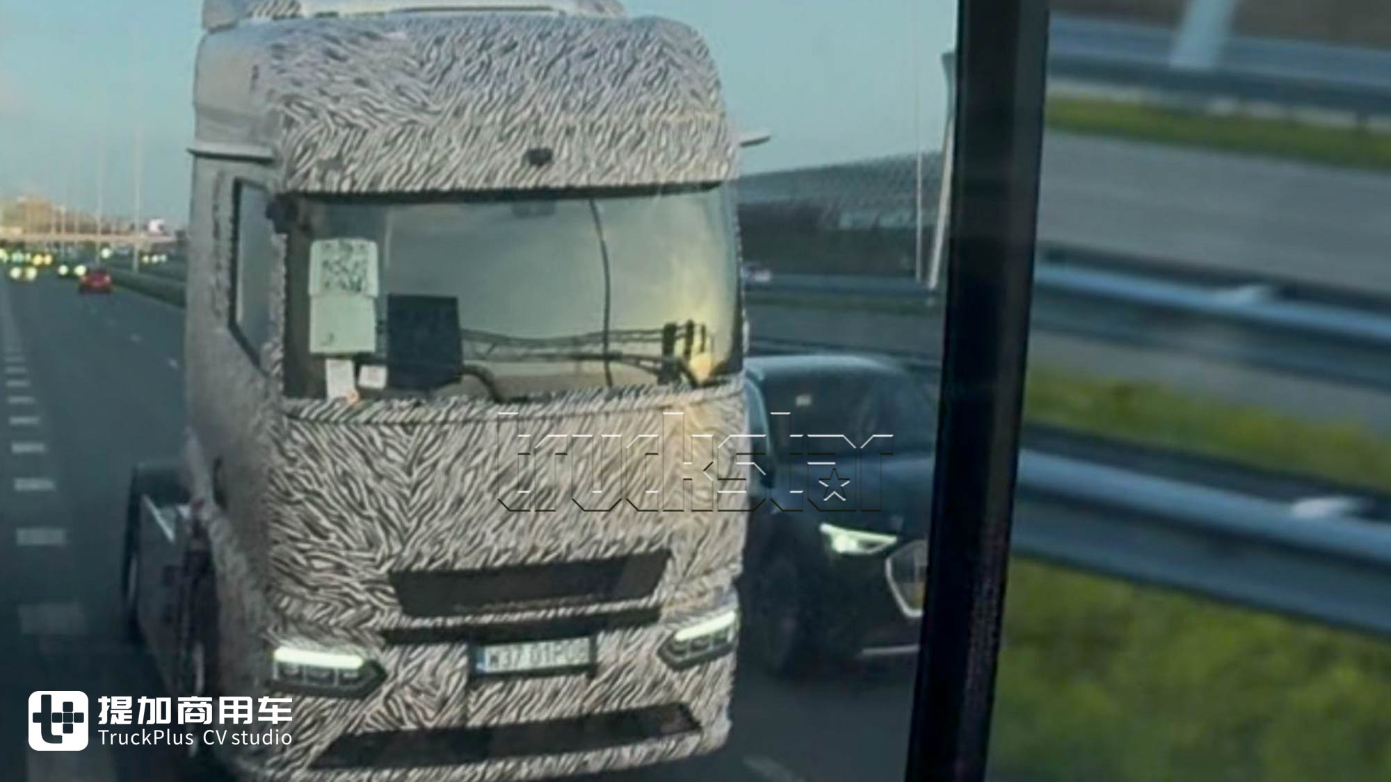 ¿Matrícula de Guangdong en los Países Bajos? Filtradas las pruebas en carretera del camión pesado eléctrico de larga distancia de BYD, cuenta atrás para el debut en IAA