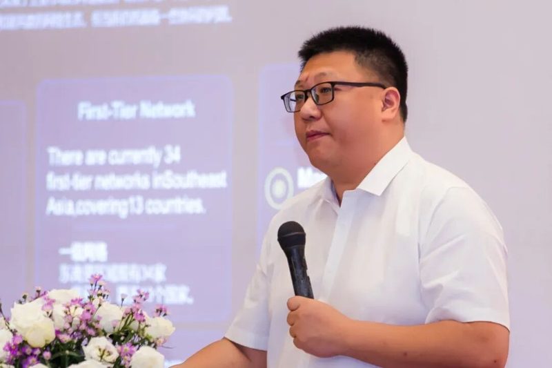 El primer vehículo sale de la planta localizada de Dongfeng en el Sudeste Asiático para vehículos comerciales medios y pesados, ¡comienza un nuevo camino!